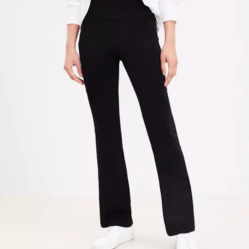 Lou & Grey Luvstretch Flare Pocket Pants in Black, Size XS